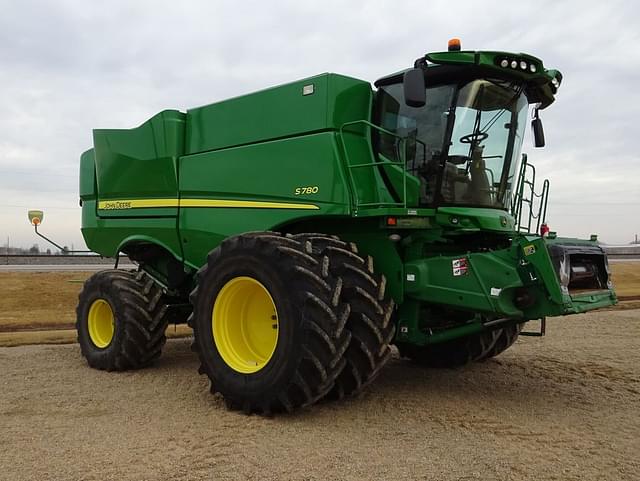 Image of John Deere S780 equipment image 2