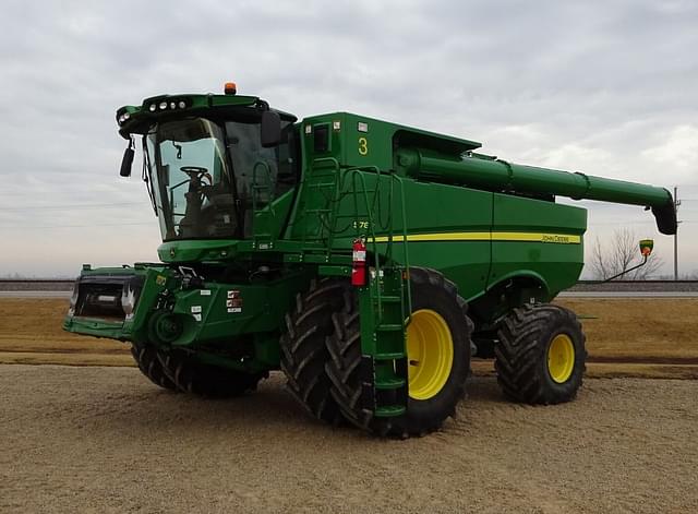 Image of John Deere S780 equipment image 2