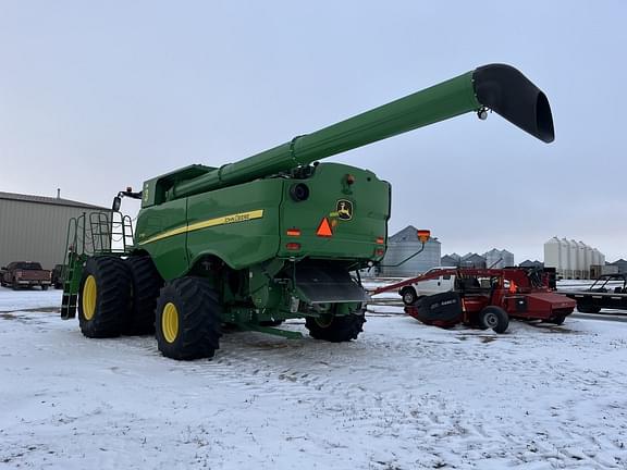 Image of John Deere S780 equipment image 2