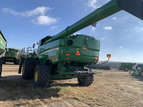 Image of John Deere S780 equipment image 3