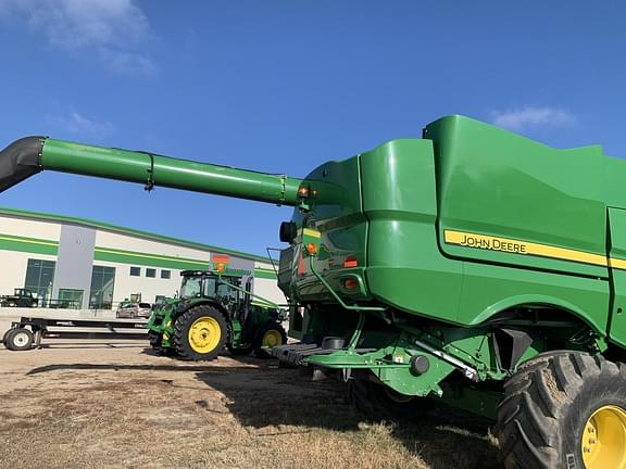 Image of John Deere S780 equipment image 4