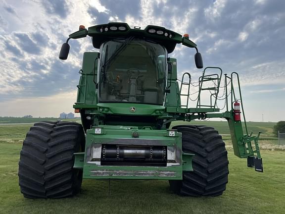 Image of John Deere S780 equipment image 2