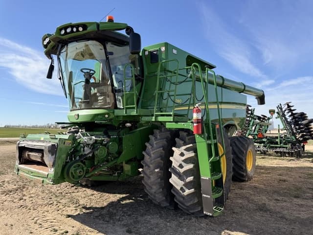 Image of John Deere S780 equipment image 2