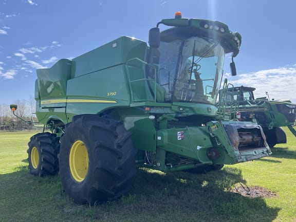 2018 John Deere S790 Equipment Image0