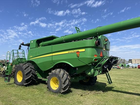 Image of John Deere S790 equipment image 2