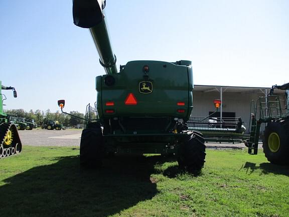 Image of John Deere S790 equipment image 4