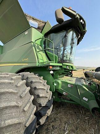 Image of John Deere S790 equipment image 3