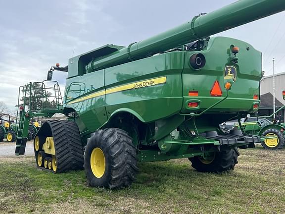 Image of John Deere S790 equipment image 2