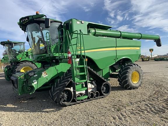 Image of John Deere S790 equipment image 1