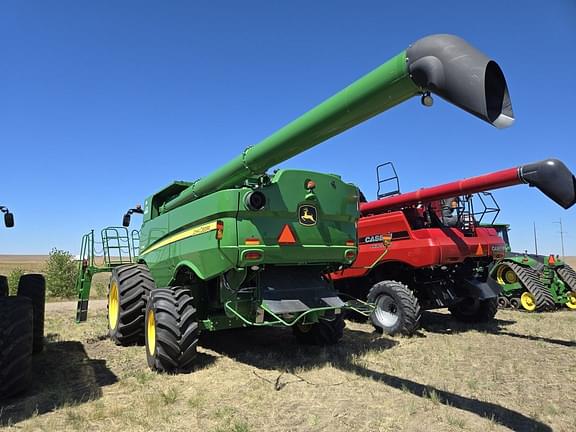 Image of John Deere S790 equipment image 3