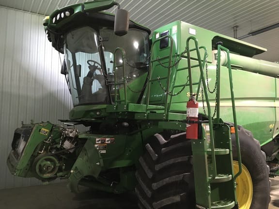 2018 John Deere S790 Equipment Image0