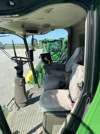 Image of John Deere S790 equipment image 4