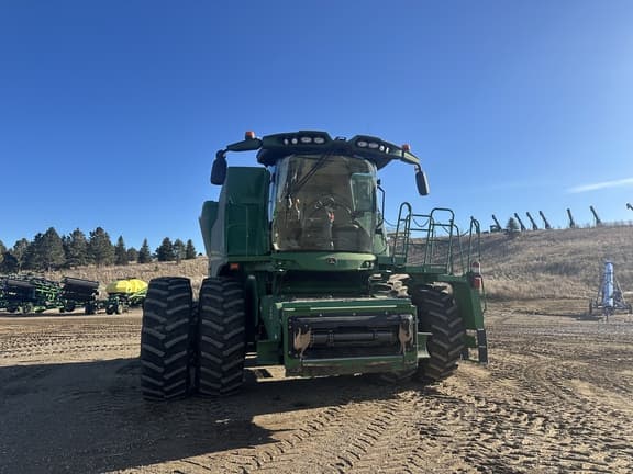 Image of John Deere S790 equipment image 2