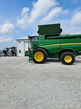 Image of John Deere S790 equipment image 1