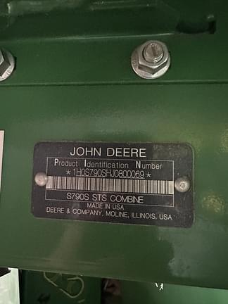 Image of John Deere S790 equipment image 1