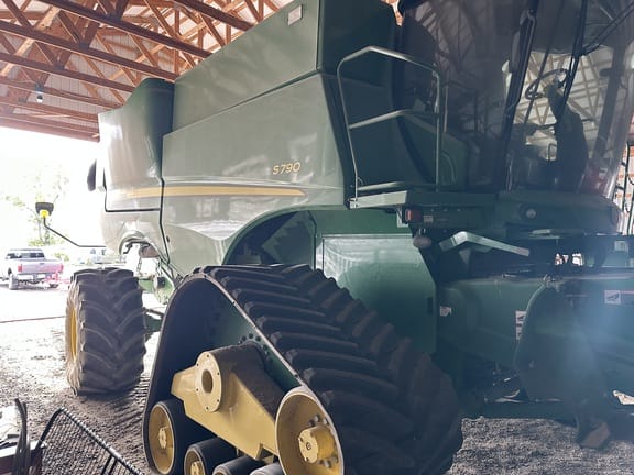 2018 John Deere S790 Equipment Image0