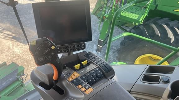 Image of John Deere S790 equipment image 4