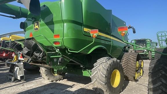 Image of John Deere S790 equipment image 1
