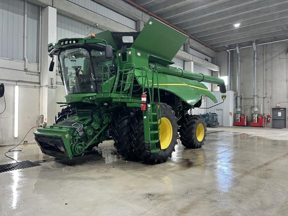 Image of John Deere S790 equipment image 2