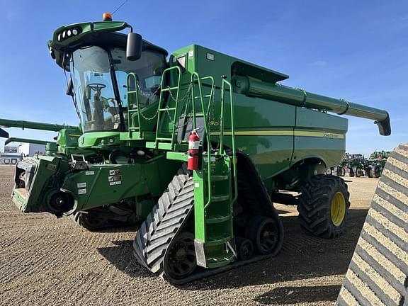 Image of John Deere S790 equipment image 2