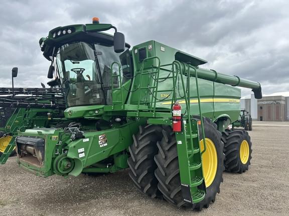 Image of John Deere S790 equipment image 1