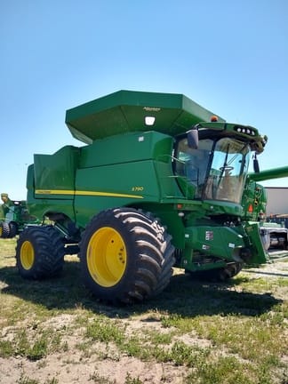 Main image John Deere S790