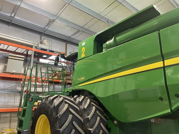 Image of John Deere S790 equipment image 2