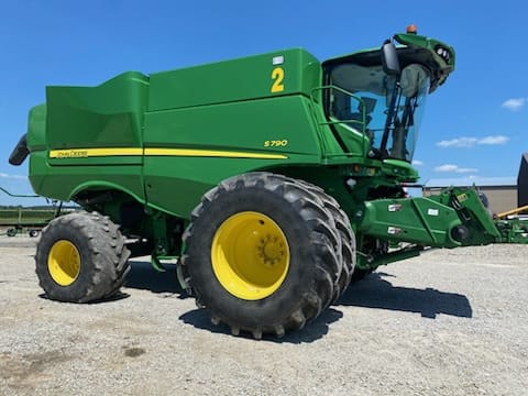 2018 John Deere S790 Equipment Image0