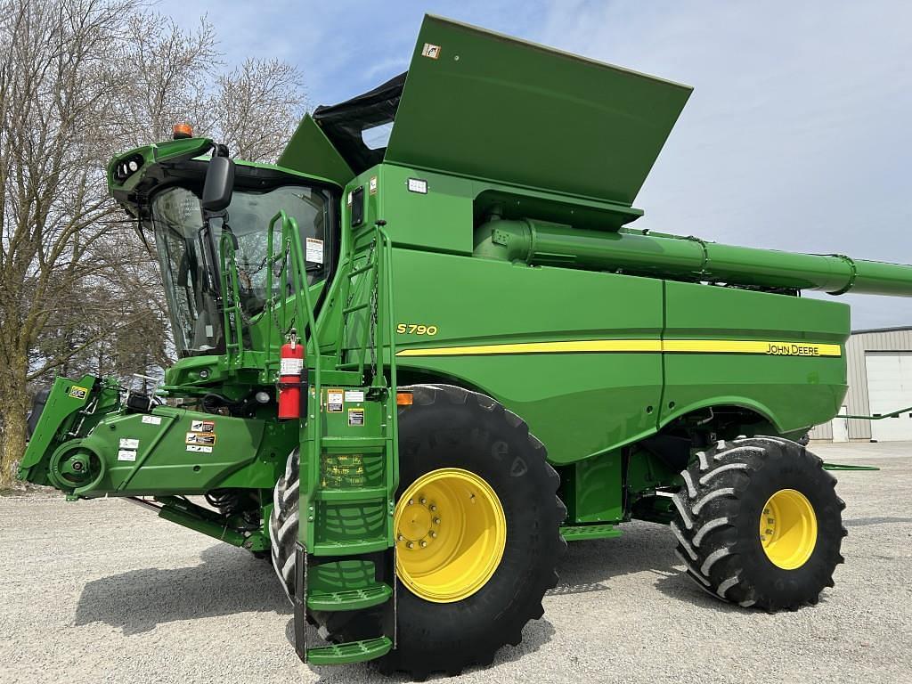 Image of John Deere S790 Primary image