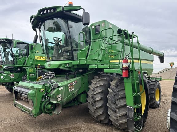 Image of John Deere S790 equipment image 2