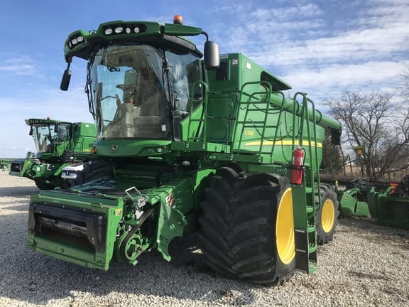 Main image John Deere S790
