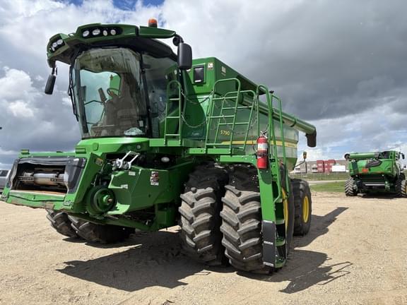 Image of John Deere S790 equipment image 1