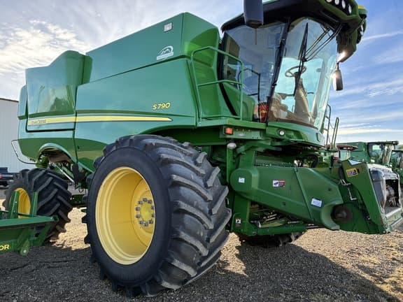 Image of John Deere S790 equipment image 3