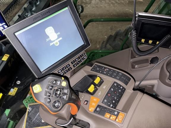 Image of John Deere S790 equipment image 2