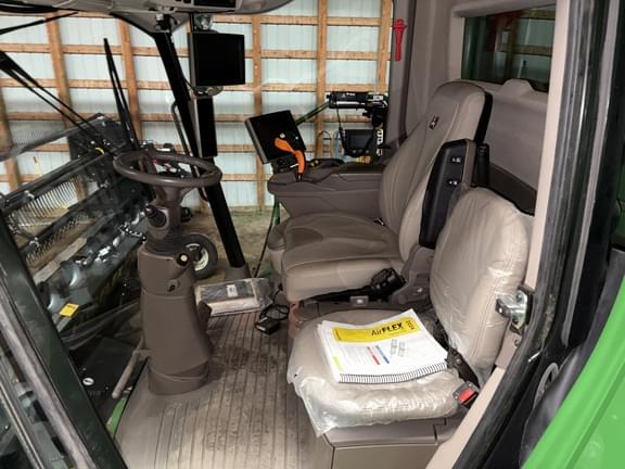 Image of John Deere S790 equipment image 3
