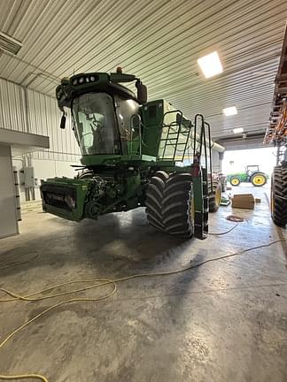 Image of John Deere S790 equipment image 1
