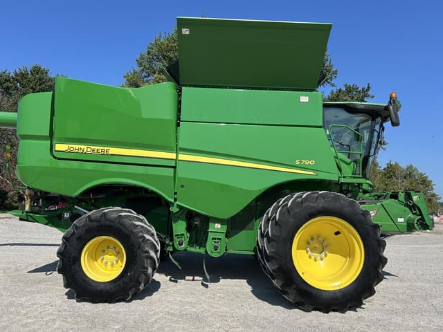 Image of John Deere S790 equipment image 3