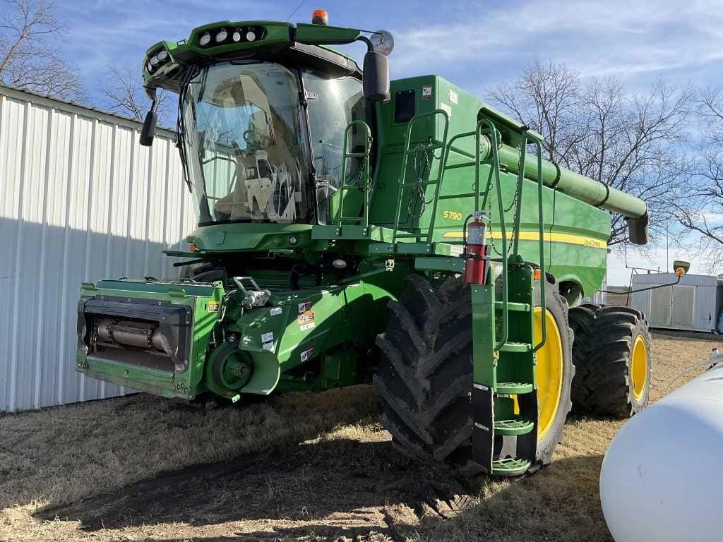 Main image John Deere S790