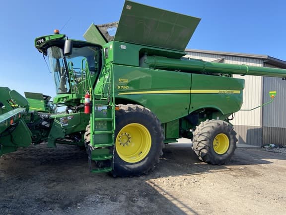 Image of John Deere S790 equipment image 1