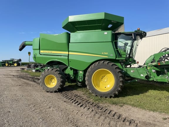 Main image John Deere S790