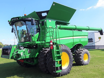 Main image John Deere S790