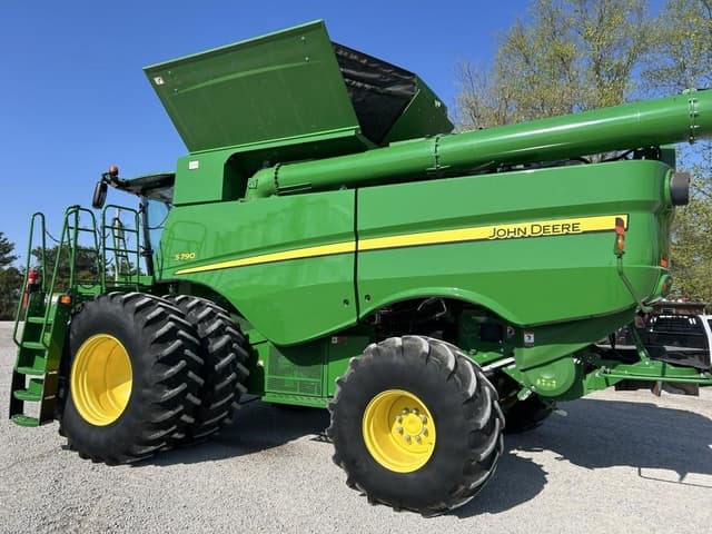 Image of John Deere S790 equipment image 4