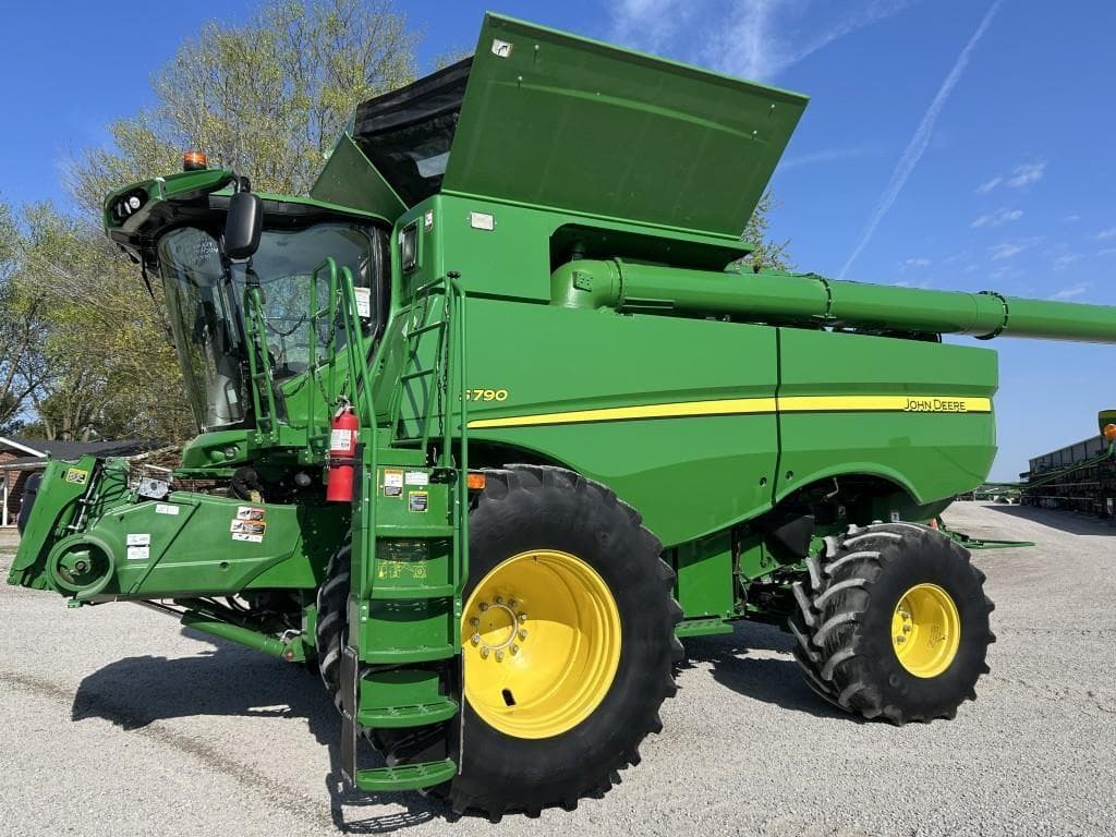 Image of John Deere S790 Primary image