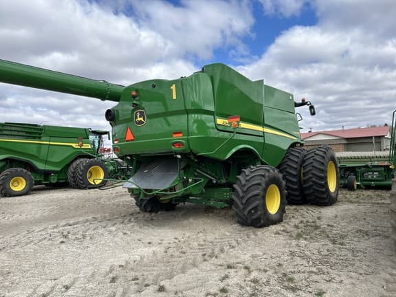 Image of John Deere S790 equipment image 2