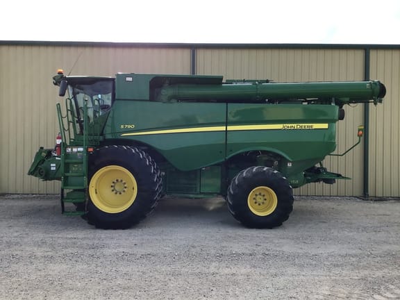 Main image John Deere S790