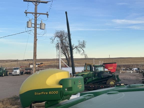 Image of John Deere StarFire 6000 equipment image 3