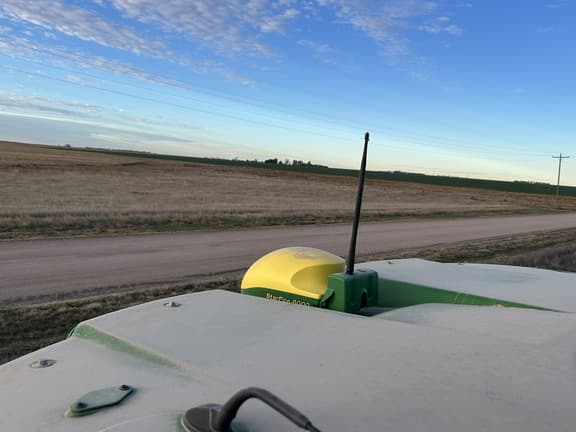 Image of John Deere StarFire 6000 equipment image 2