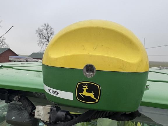 Image of John Deere StarFire 6000 equipment image 2