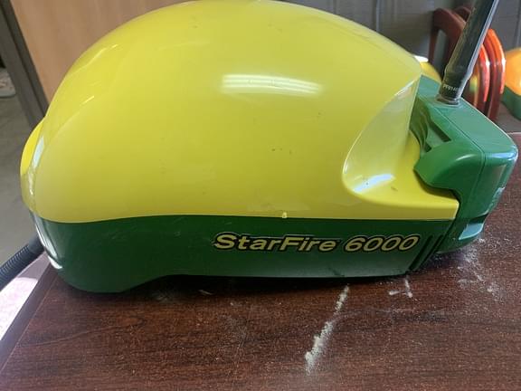 Image of John Deere StarFire 6000 equipment image 4