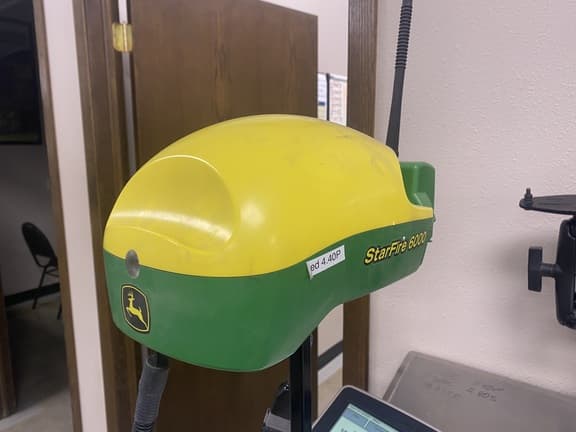 Image of John Deere StarFire 6000 equipment image 1